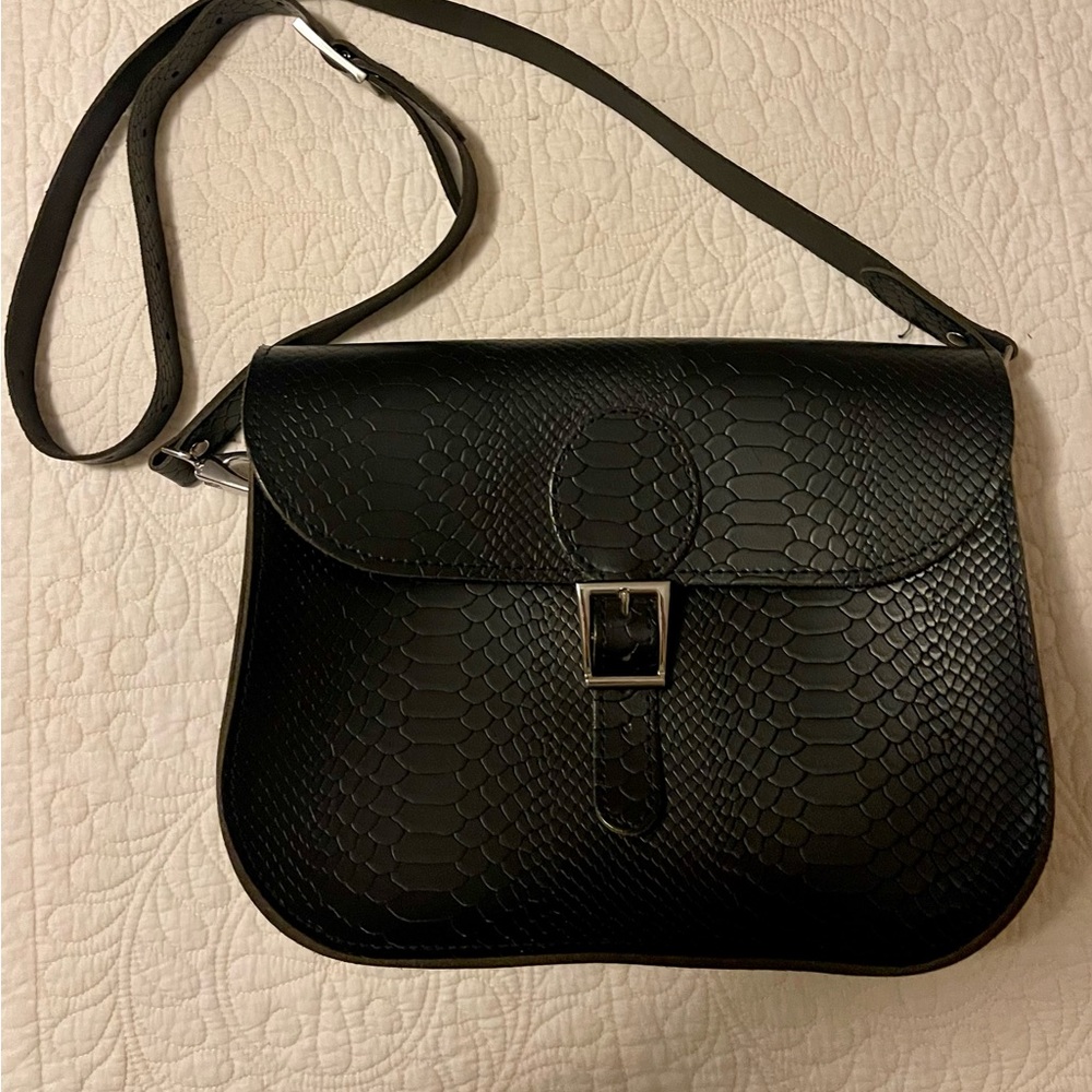 Brit-Stitch Black Reptile Patterned Leather Crossbody Satchel Messenger Bag EUC